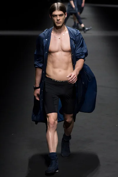 Look 25